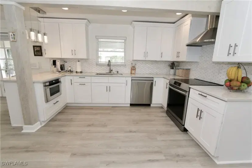 Picture of 2061 Santa Barbara Blvd, Naples FL 34116