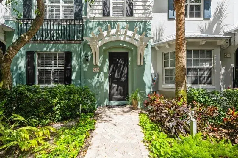 Picture of 310 E Mallory Circle, Delray Beach FL 33483