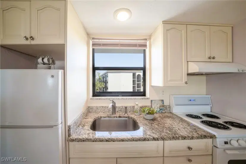 Picture of 1012 Anglers Cv D405, Marco Island FL 34145