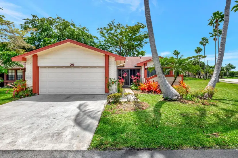 Picture of 29 Fawlkland Circle, Boynton Beach FL 33426