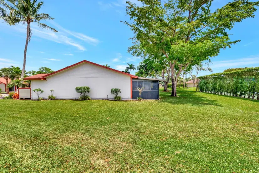 Picture of 29 Fawlkland Circle, Boynton Beach FL 33426