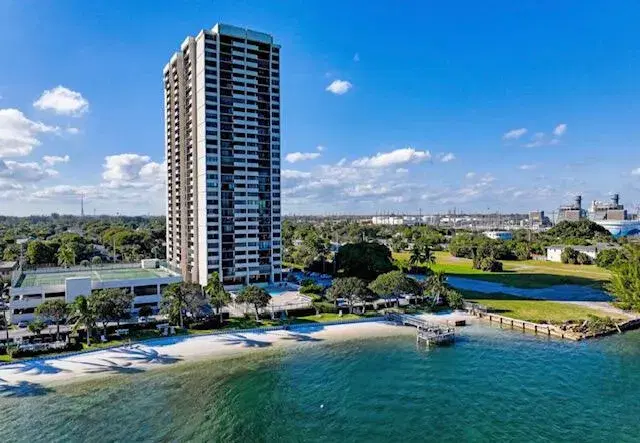 Picture of 5600 N Flagler Drive 1209, West Palm Beach FL 33407