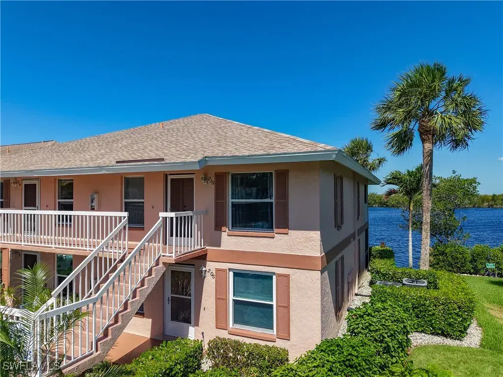 Picture of 1025 Mainsail Dr 215, Naples, FL 34114