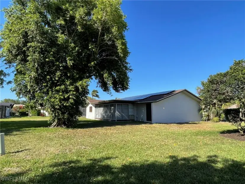 Picture of 547 Eastwood Dr, Naples FL 34110