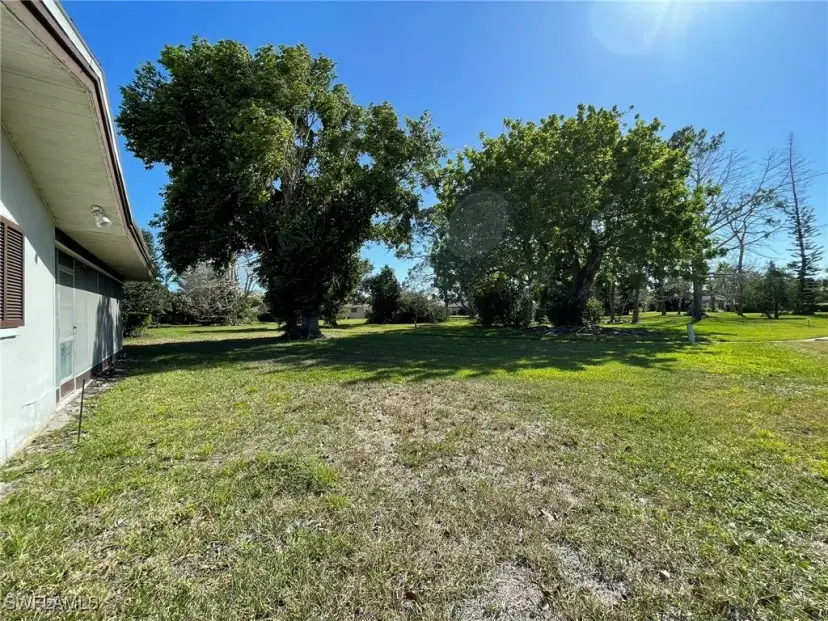 Picture of 547 Eastwood Dr, Naples FL 34110