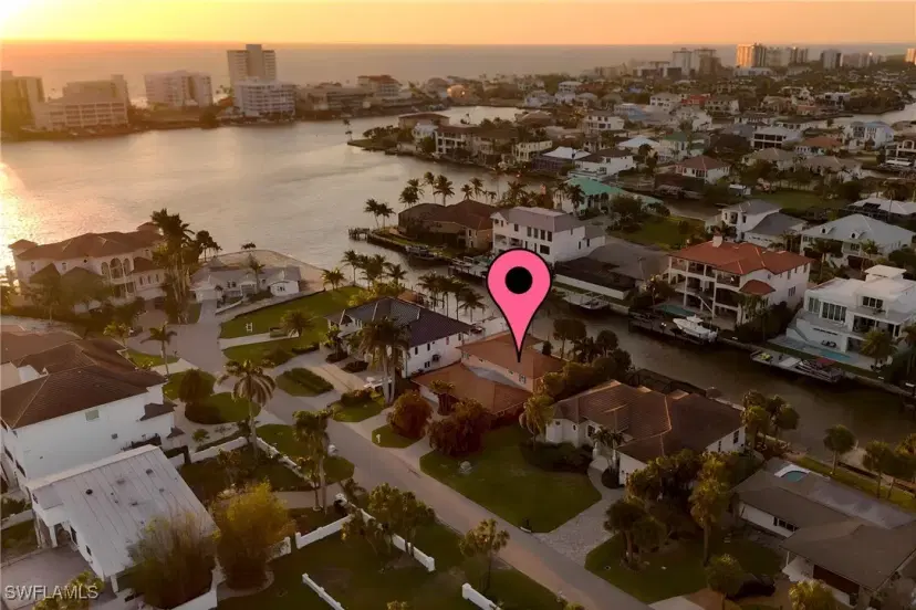 Picture of 419 Pine Ave, Naples FL 34108