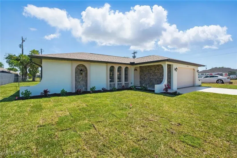 Picture of 2203 SE Santa Barbara Pl, Cape Coral FL 33990