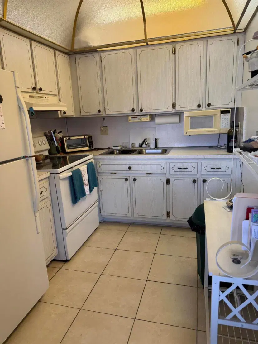 Picture of 2440 Lake Osborne Drive 207, Lake Worth Beach FL 33461