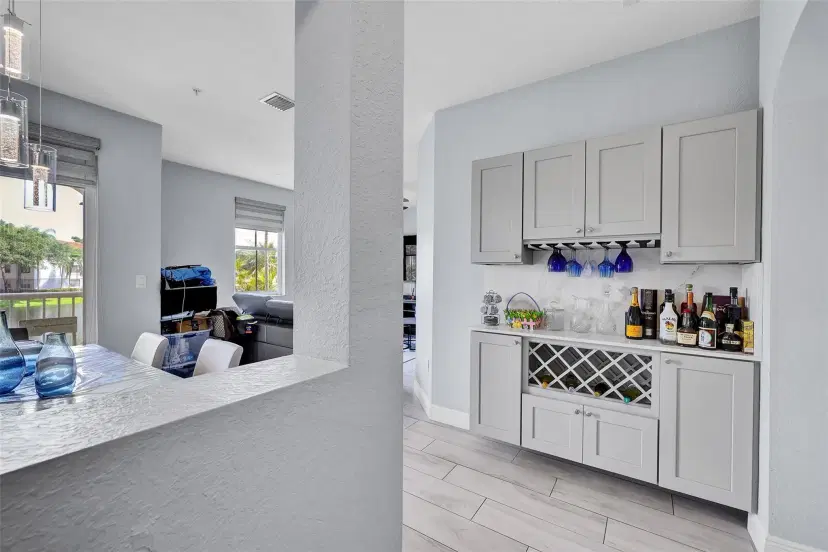 Picture of 150 Jacaranda Country Club Dr 66, Plantation FL 33324