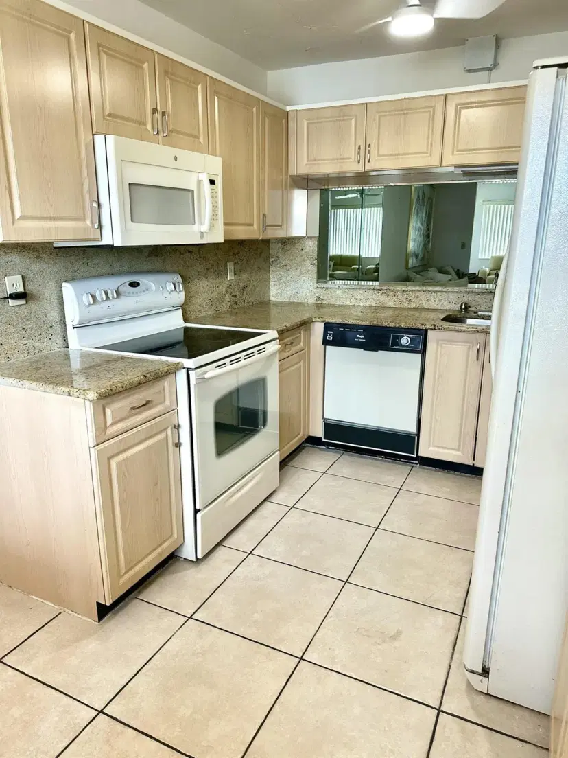 Picture of 7673 Tahiti Lane 102, Lake Worth FL 33467