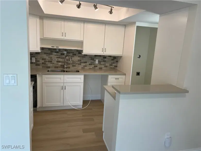 Picture of 1155 Sandpiper St E3, Naples FL 34102