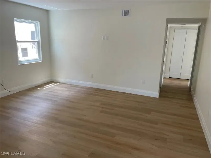Picture of 1155 Sandpiper St E3, Naples FL 34102
