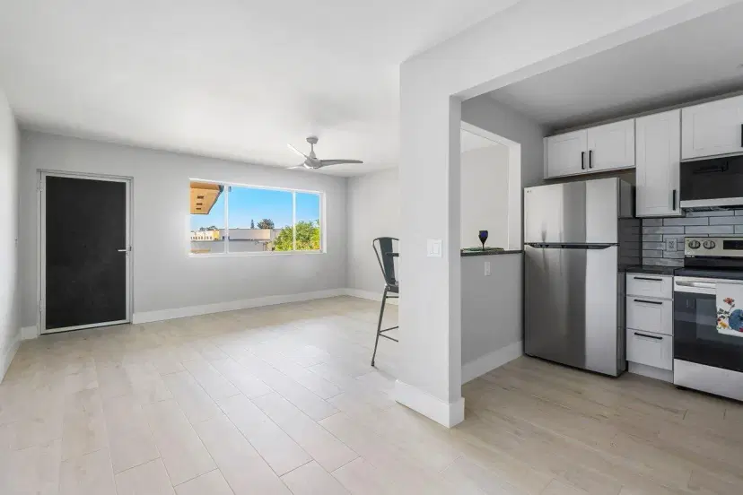 Picture of 400 Village Green Circle W 310, Palm Springs FL 33461