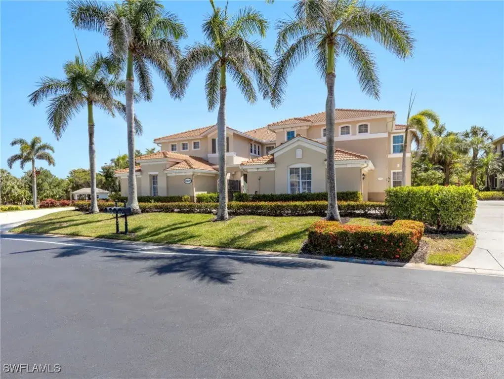 Picture of 11029 Harbour Yacht CT 102, Fort Myers, FL 33908
