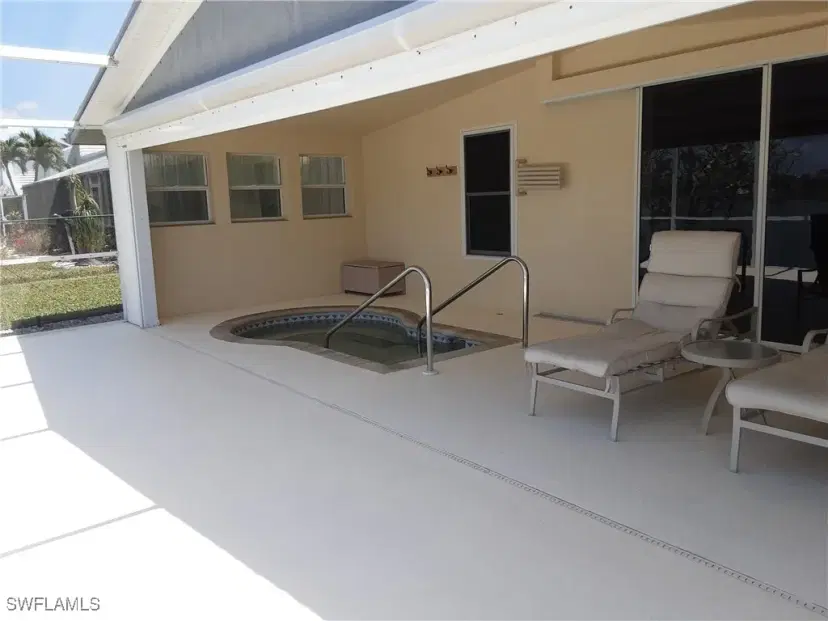Picture of 850 SE 1St Ter, Cape Coral FL 33990