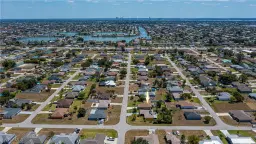 Picture of 526 SE 3Rd St, Cape Coral, FL 33990