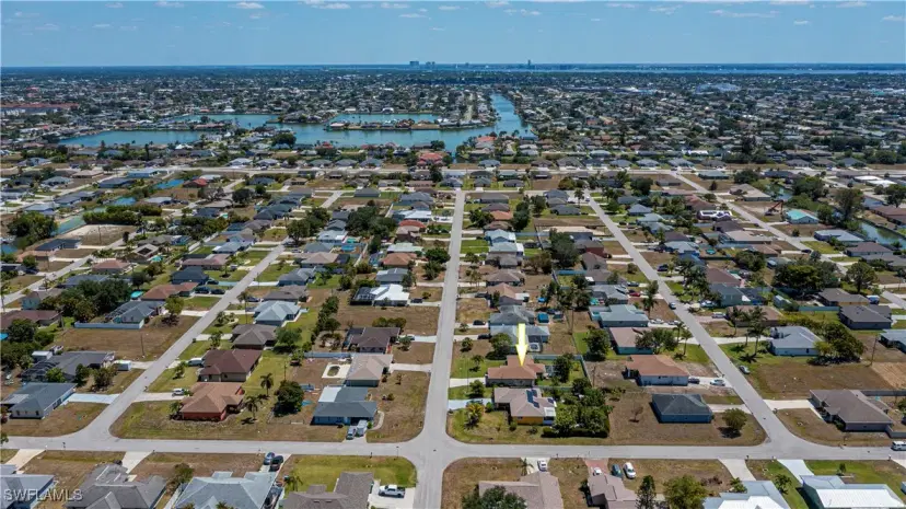 Picture of 526 SE 3Rd St, Cape Coral FL 33990