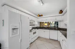 Picture of 1240 Sarah Jean Cir M102, Naples, FL 34110