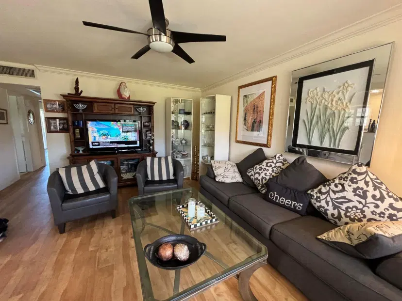 Picture of 348 Seville O, Delray Beach FL 33446