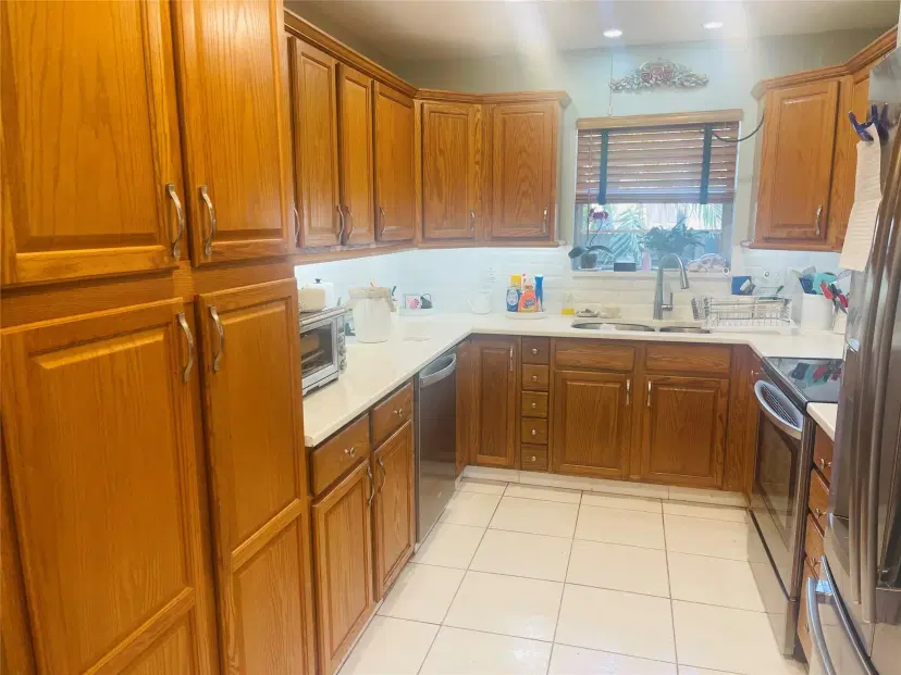 Picture of 2324 Van Buren St 101, Hollywood FL 33020