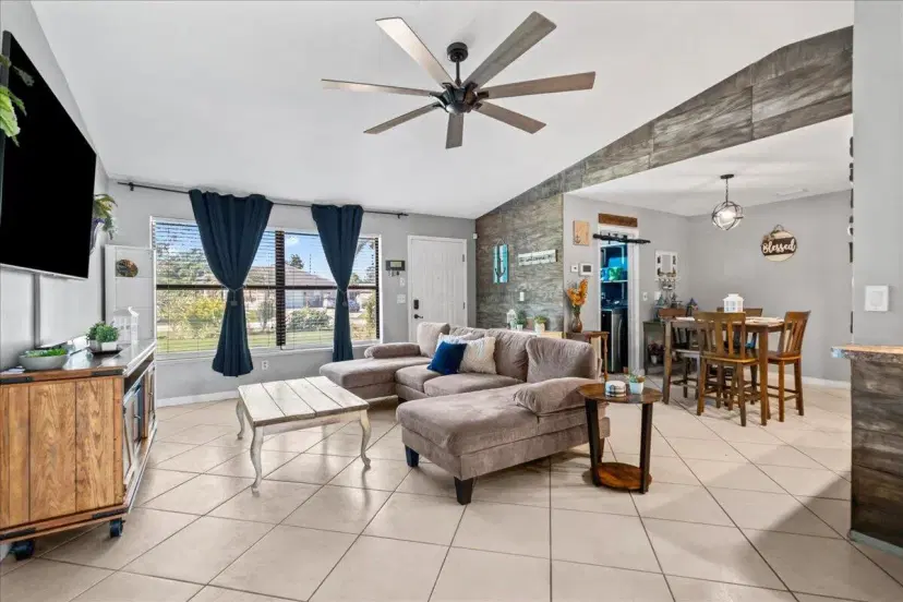 Picture of 298 SW Airview Avenue, Port St Lucie FL 34984