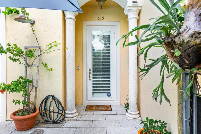 Picture of 615 Avenue H, Delray Beach FL 33483