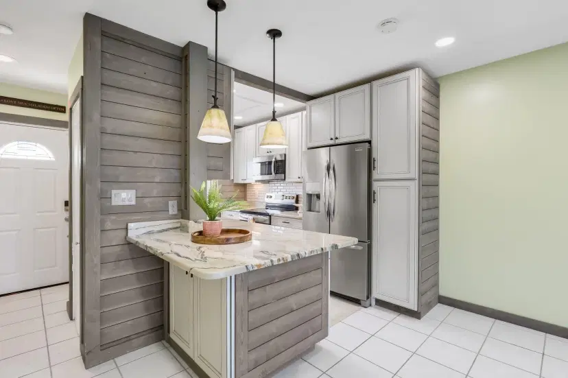 Picture of 1116 Lake Terrace 203, Boynton Beach FL 33426