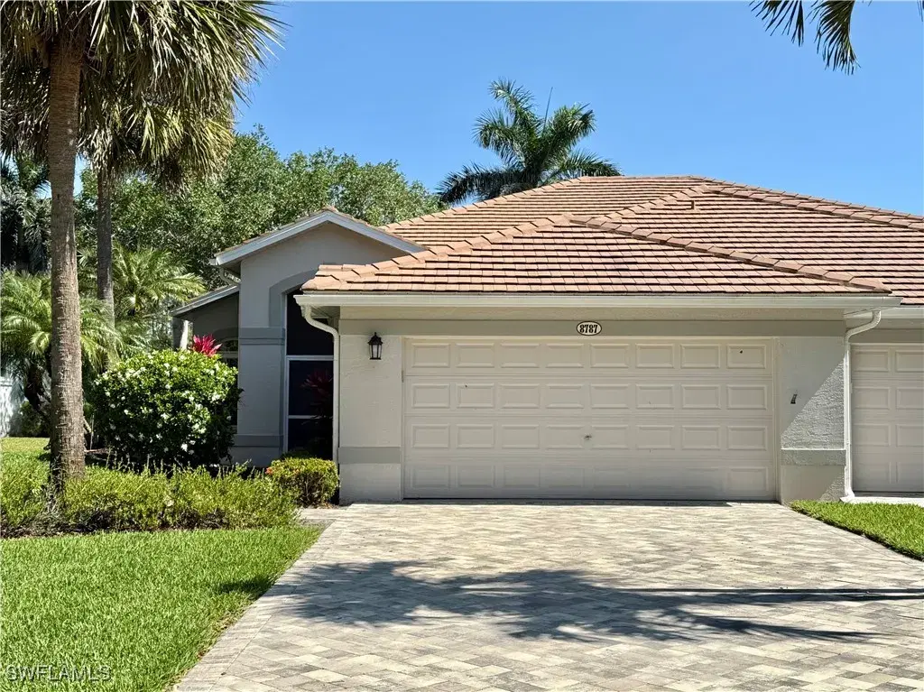 Picture of 8787 Naples Heritage Dr D16, Naples, FL 34112