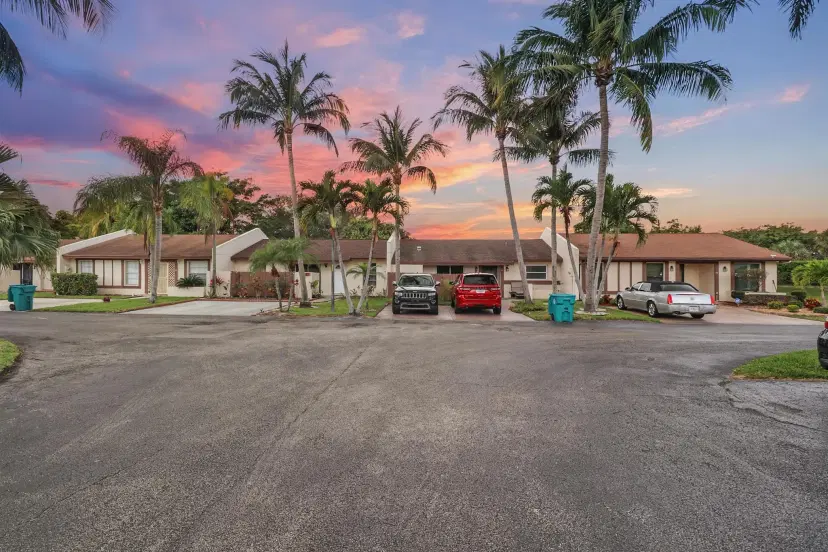 Picture of 23 Chelsea Lane, Boynton Beach FL 33426
