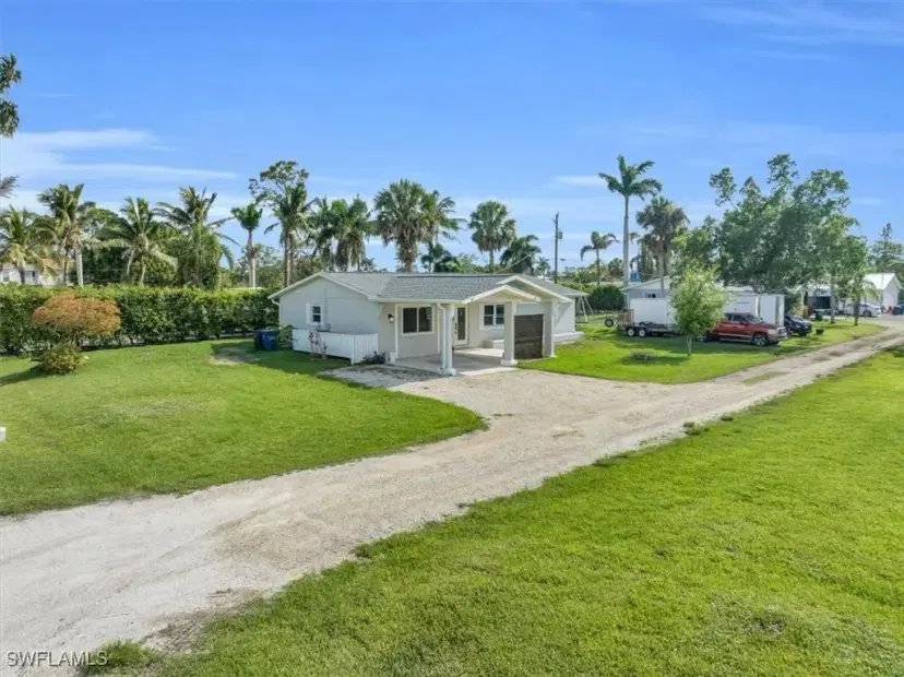 Picture of 18130 Pioneer Rd, Fort Myers FL 33908