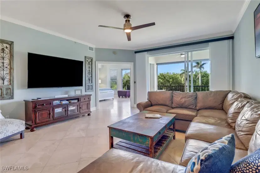 Picture of 4650 Yacht Harbor Dr 125, Naples FL 34112