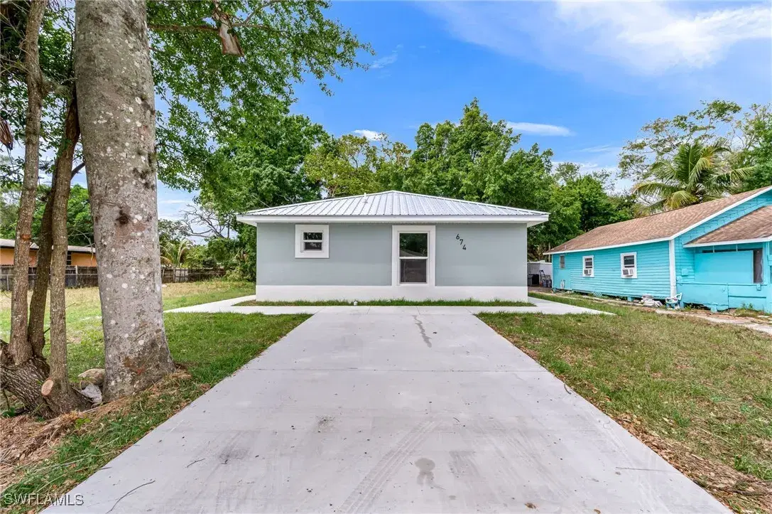 Picture of 674 Pine St, Fort Myers, FL 33916