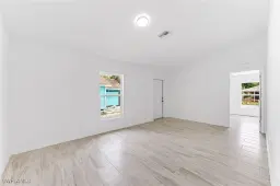 Picture of 674 Pine St, Fort Myers, FL 33916