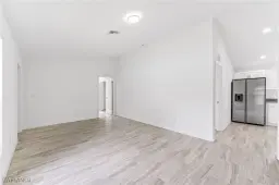 Picture of 674 Pine St, Fort Myers, FL 33916