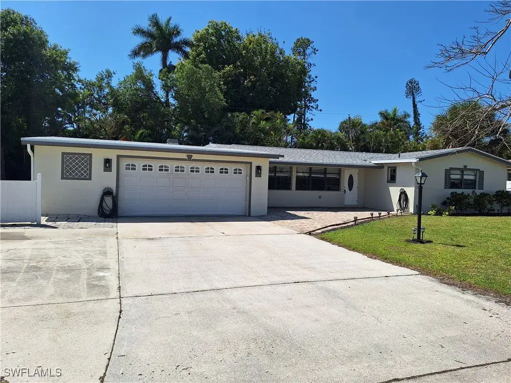 Picture of 1038 Sumica Dr, Fort Myers, FL 33919