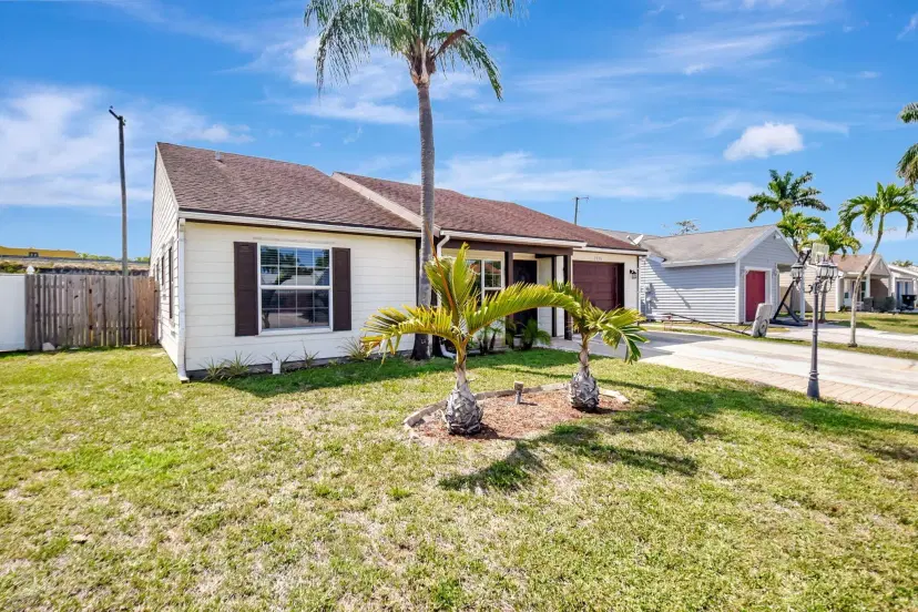 Picture of 7938 Ridgewood Drive, Lake Worth FL 33467