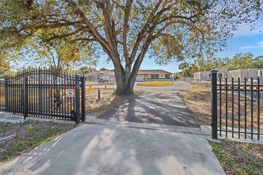 Picture of 2420 6Th Ave Se, Naples, FL 34117
