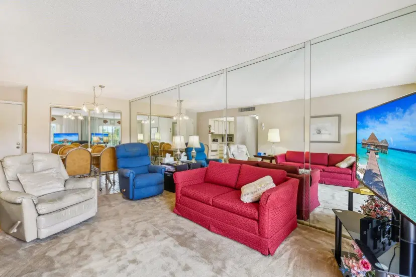 Picture of 701 NE 1St Ct 206, Hallandale Beach FL 33009