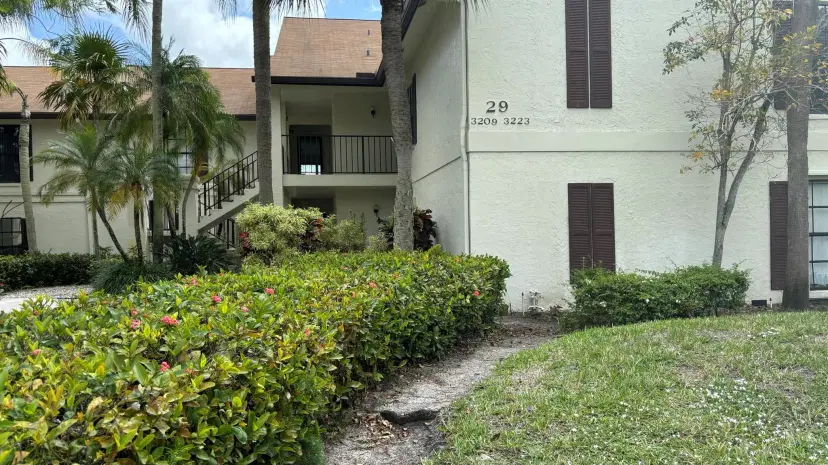 Picture of 3209 Jog Park Drive 2914, Greenacres FL 33467