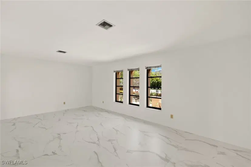 Picture of 1011 El Mar Ave, Fort Myers FL 33919