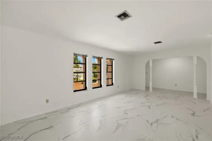 Picture of 1011 El Mar Ave, Fort Myers FL 33919
