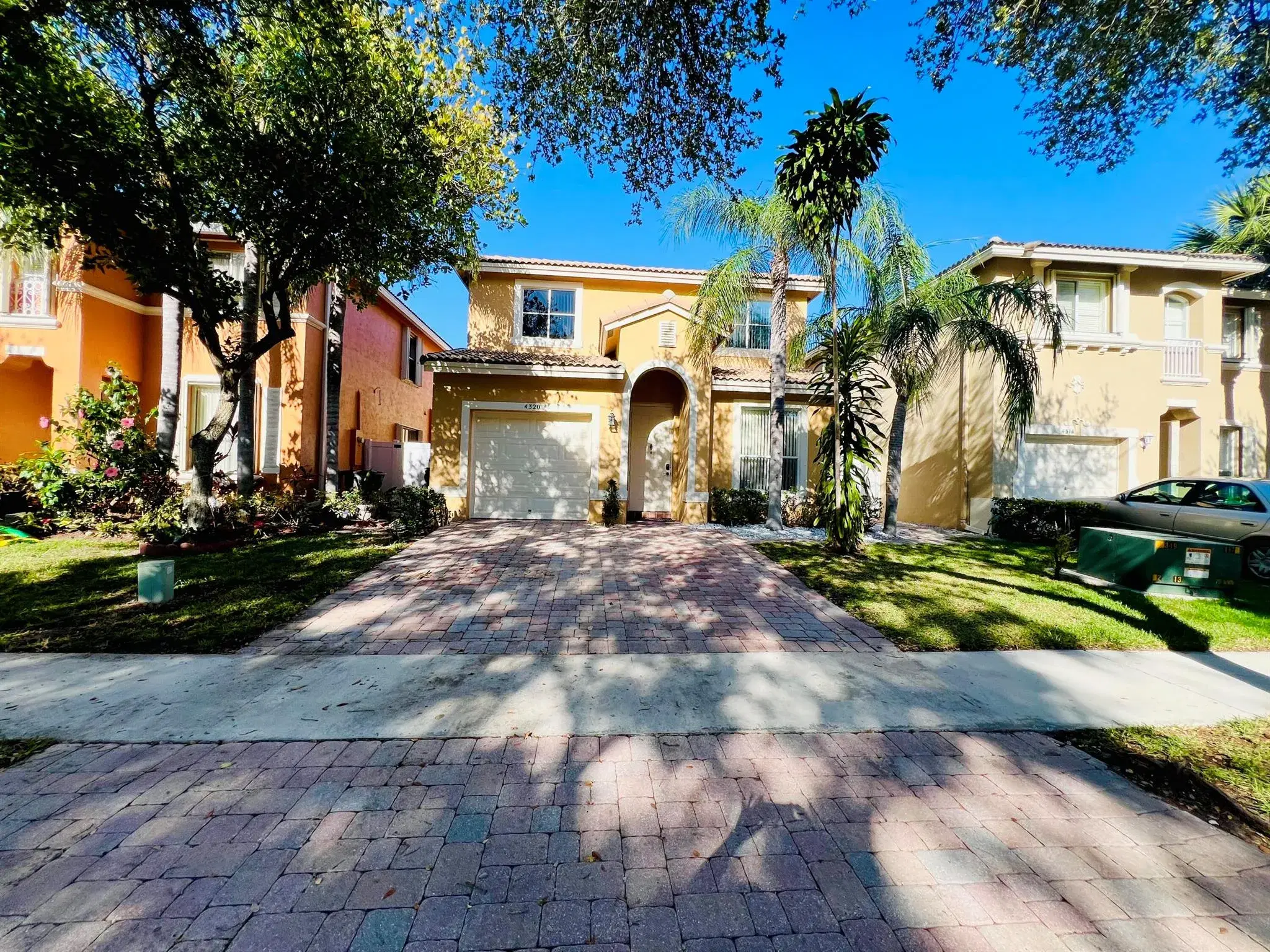 Picture of 4320 Lake Lucerne Circle, West Palm Beach, FL 33409