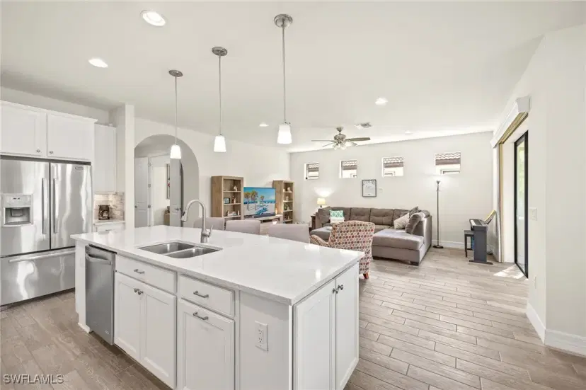 Picture of 11811 Darcy Pl, Fort Myers, FL 33913