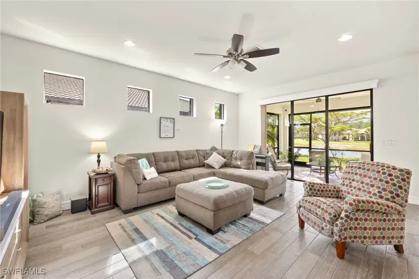Picture of 11811 Darcy Pl, Fort Myers, FL 33913