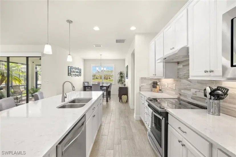 Picture of 11811 Darcy Pl, Fort Myers, FL 33913