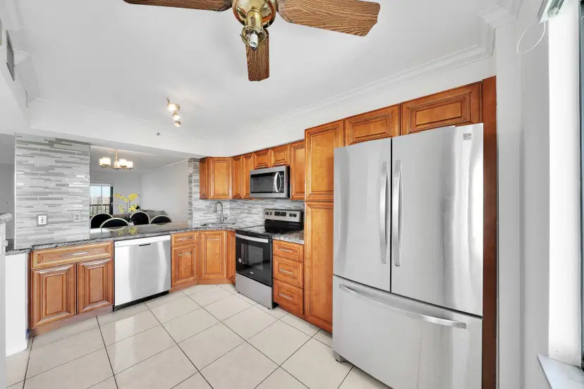 Picture of 7076 Huntington Lane 803, Delray Beach FL 33446