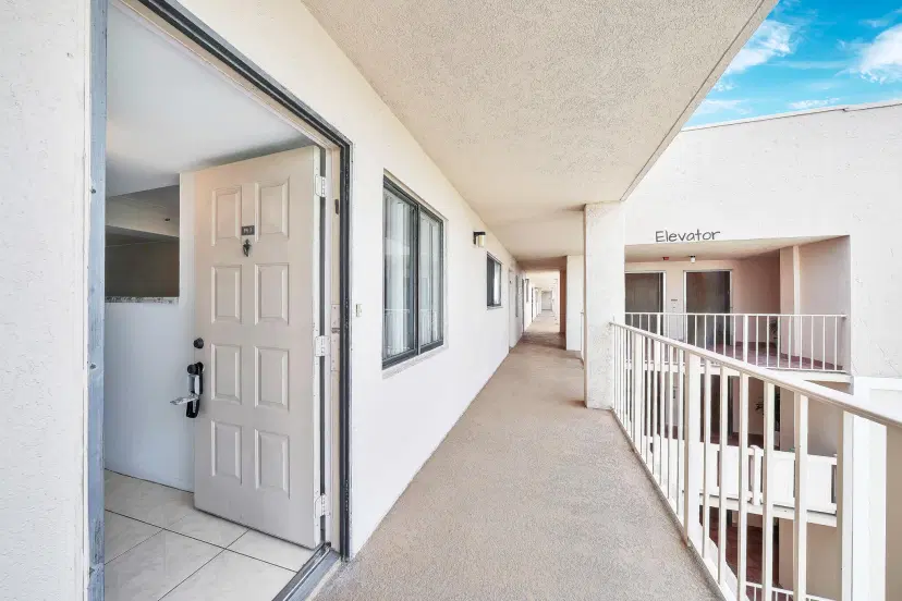Picture of 7076 Huntington Lane 803, Delray Beach FL 33446