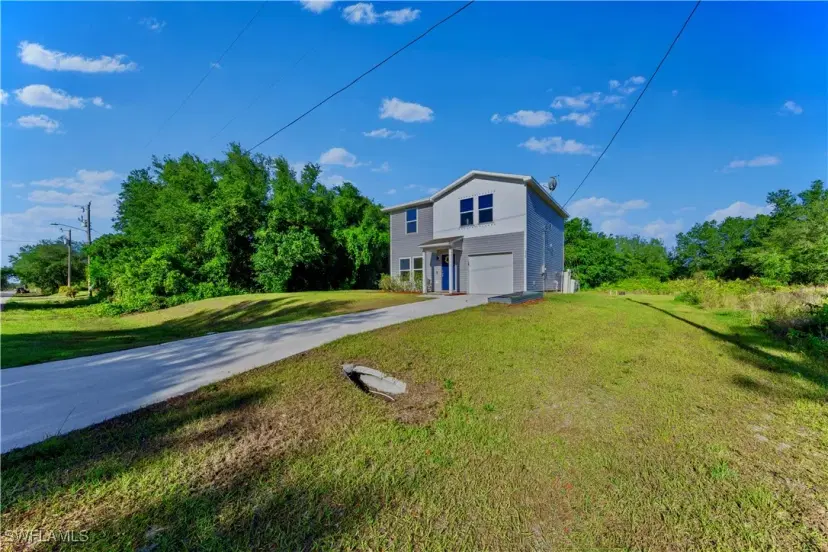 Picture of 538 Parker Ave S, Lehigh Acres FL 33974