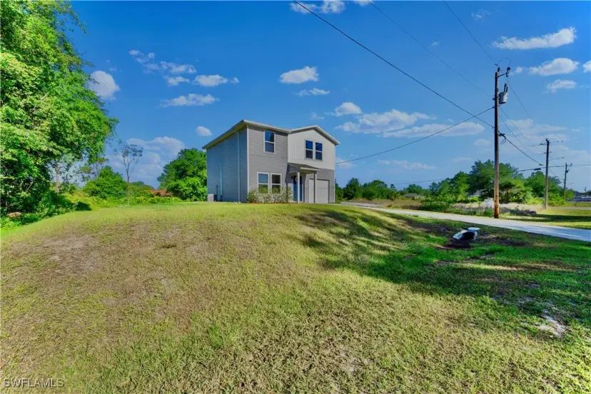 Picture of 538 Parker Ave S, Lehigh Acres FL 33974