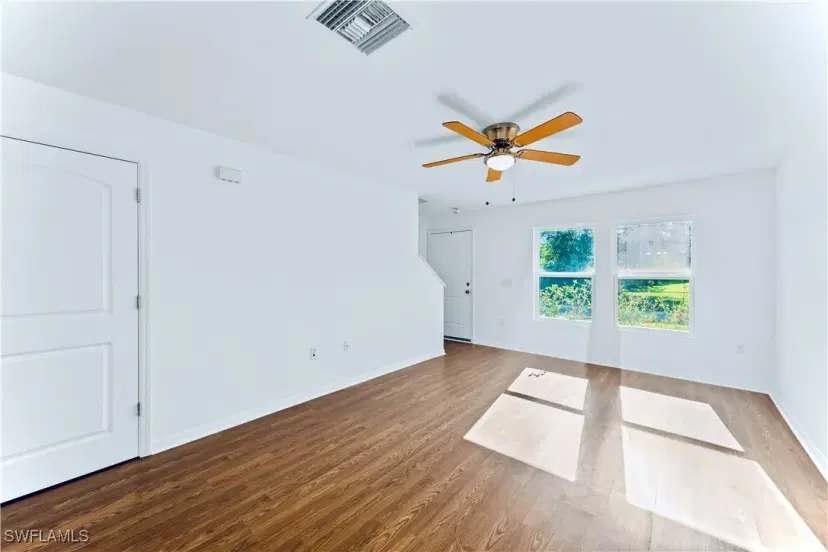 Picture of 538 Parker Ave S, Lehigh Acres FL 33974